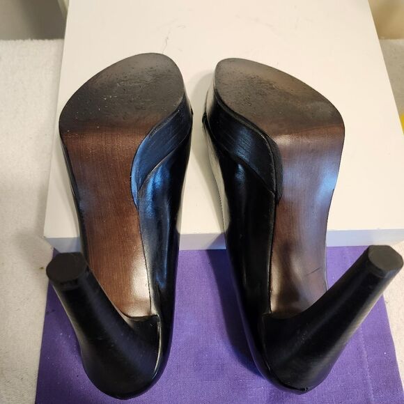 Stuart Weitzman Black Patent Leather Peep Toe Curved Heel Pumps sz.9 Ret $445 - Picture 9 of 9